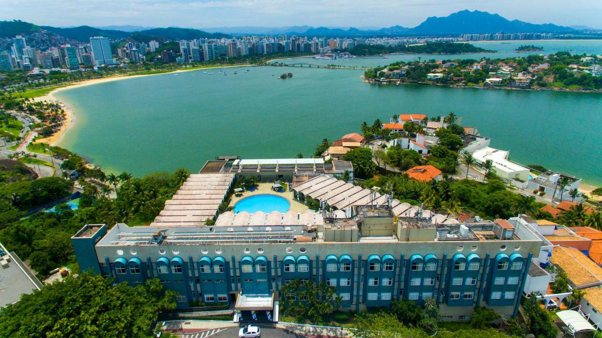 Hotel Senac Ilha Do Boi Витория Экстерьер фото Aerial view of the hotel